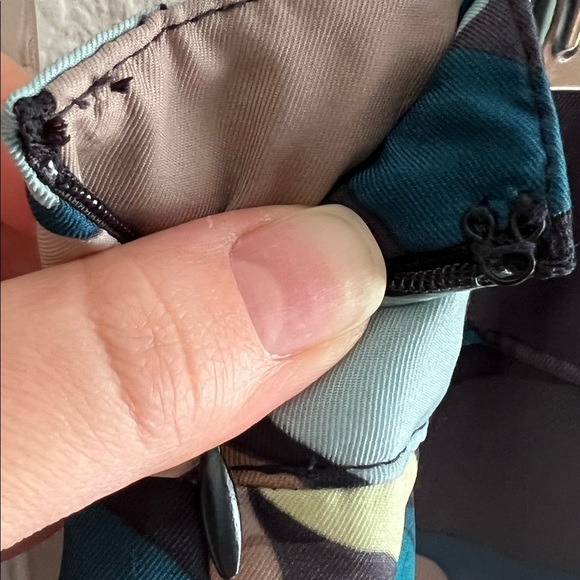 Ann Taylor size 6 skirt soft and silky Skirt. - Picture 7 of 8